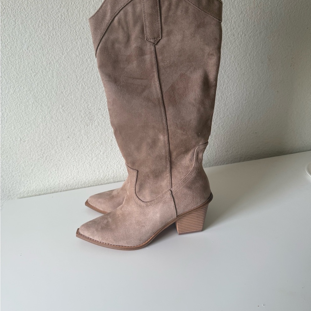 Women's Tan Suede Boots